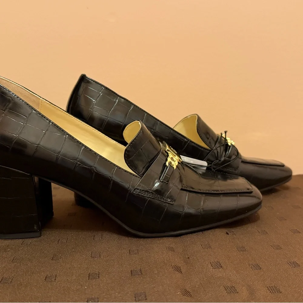 Liz Claiborne Black Croc-Embossed Loafers with Gold Chain Accent - Picture 2 of 5